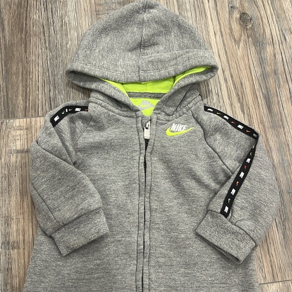 Nike Sweater Outfit - Picture 2 of 6